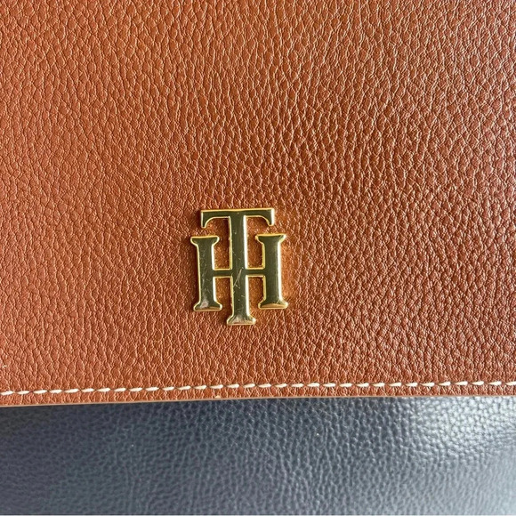 Tommy Hilfiger Beth II Flap Backpack Saffiano PVC Tan / Navy blue  One Size - Picture 5 of 15